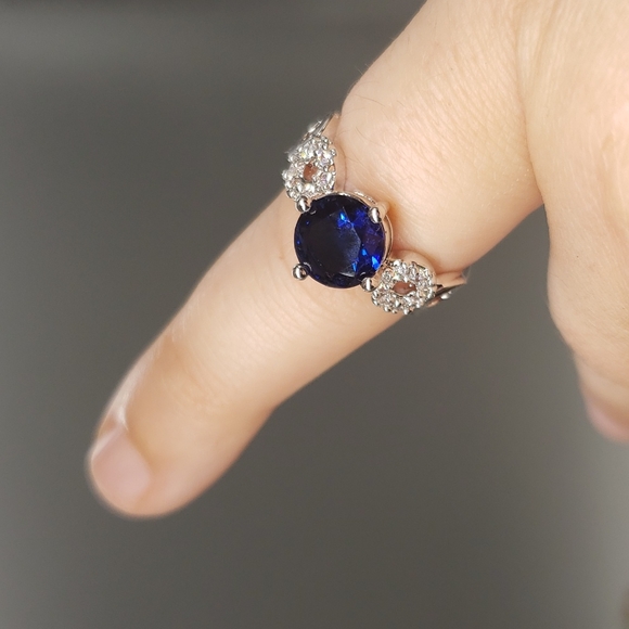 Blue Sapphire Ring - Picture 5 of 5